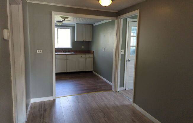 3 beds, 1 bath, $1,250