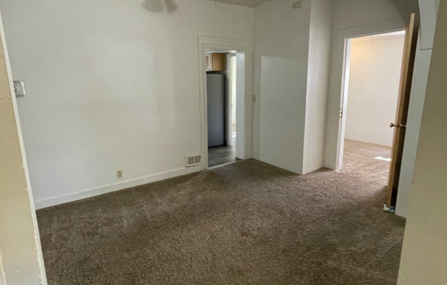 3 beds, 1 bath, 1,120 sqft, $1,200