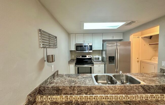 Spacious 2BR/2.5BA Townhome in Mill Run