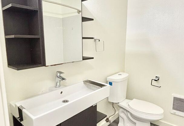 2 beds, 1 bath, 750 sqft, $1,535, Unit 1436