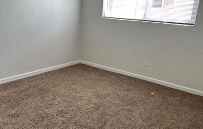 2 beds, 1 bath, $2,025, Unit 5