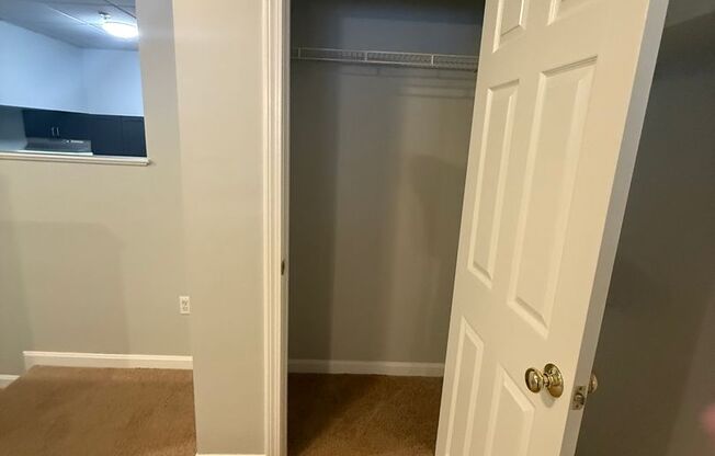 1 bed, 1 bath, 435 sqft, $1,725, Unit 220