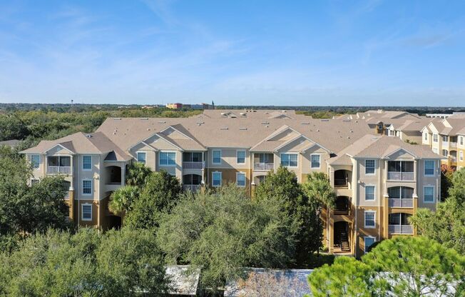 Upscale & renovated 3Bedrooms / 2Baths condo-unit in MetroWest community!