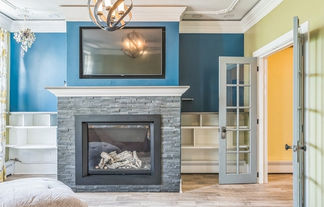 52 BEACON ST