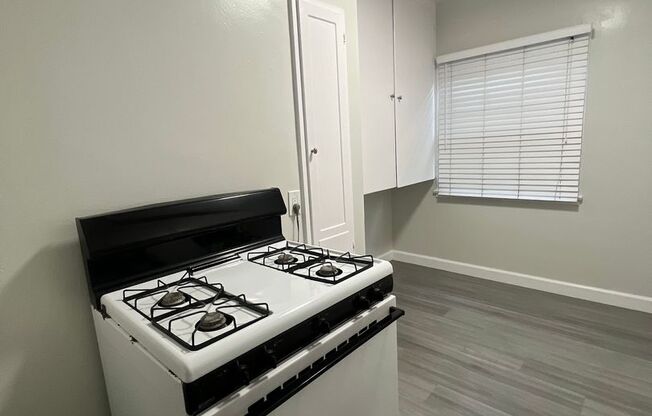 Studio, 1 bath, $1,325, Unit 03