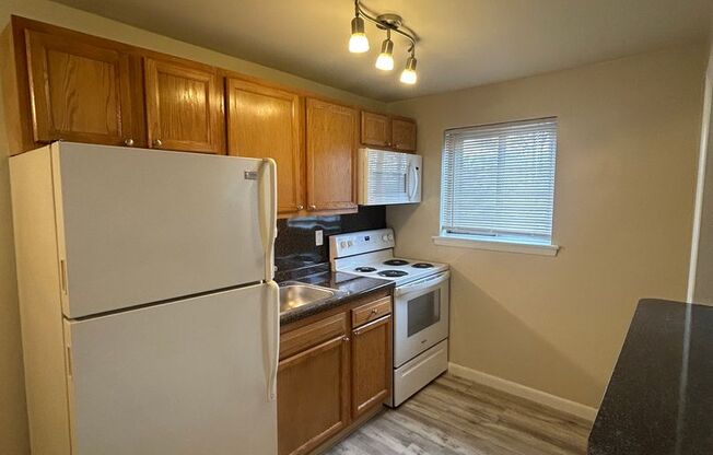 1 bed, 1 bath, 550 sqft, $1,195, Unit G10