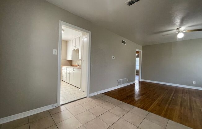 ASK ABOUT OUR OCTOBER MOVE-IN SPECIALS - AVAILABLE NOW - 3 Bedroom 1 Bath Home in South Fort Worth