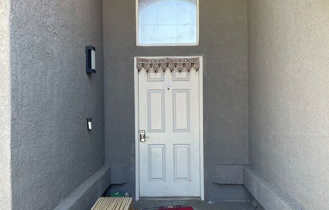 Spacious 4 Bed, 2 Bath Home in The Seasons Neighborhood, SW Bakersfield