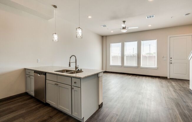 Oak Creek at University Place