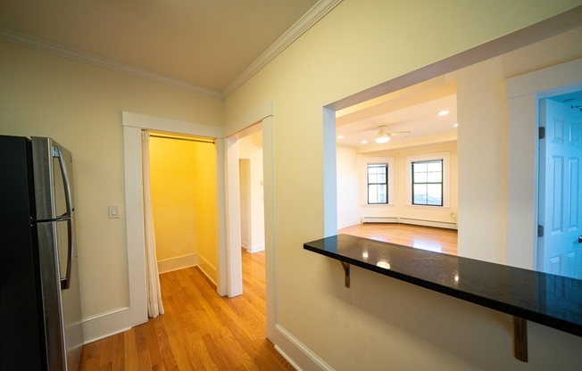 2 beds, 1 bath, $3,650, Unit 12