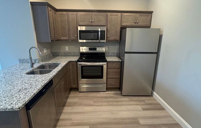 1 bed, 1 bath, 650 sqft, $775, Unit 224