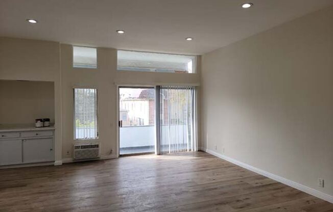 1850 Thayer Ave.