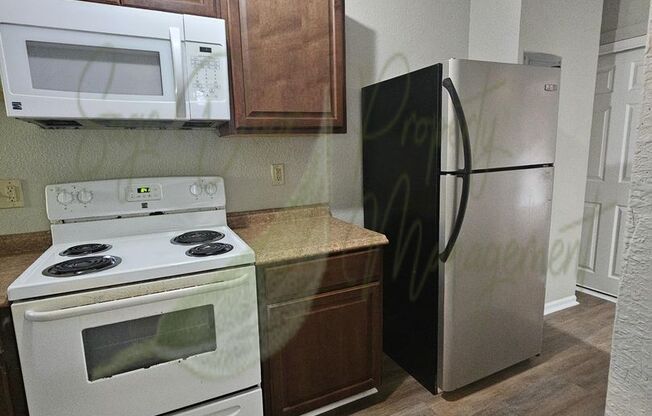 2 beds, 1 bath, 726 sqft, $895