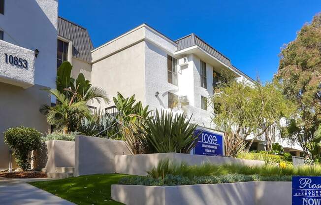 Exterior at Rose Apartments, Los Angeles, California