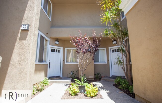 Fully Furnished 3be/3ba Home in Desirable Irvine Near University Town Center!