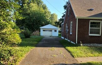 1402 FAYETTE DR
