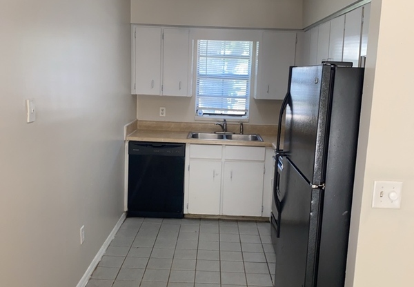 235 S CHRISTIANA AVE