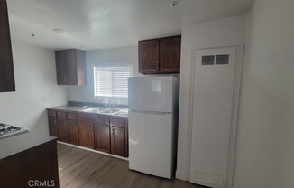 2 beds, 1 bath, 930 sqft, $2,600