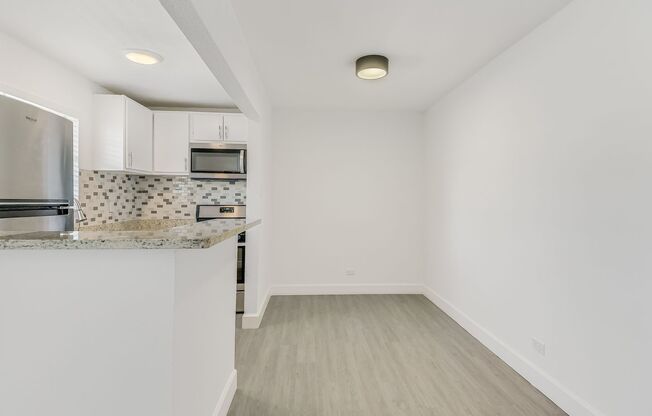 1 bed, 1 bath, 694 sqft, $1,075, Unit 226
