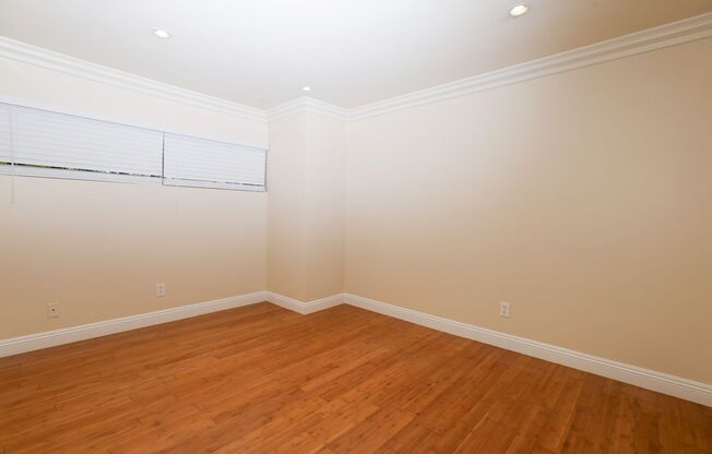 2 beds, 1.5 baths, 994 sqft, $3,995, Unit 17