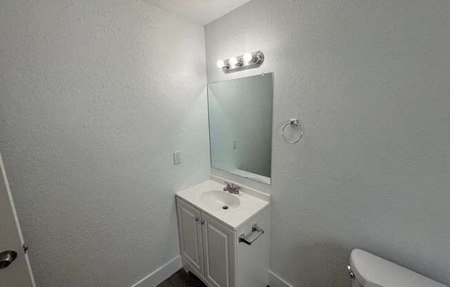 1 bed, 1 bath, 600 sqft, $1,595, Unit F105