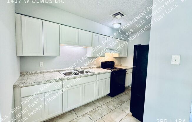 1417 W OLMOS