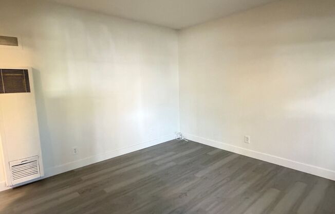 5804 Gage Ave (RR)