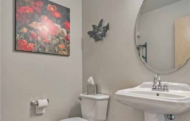 Beautiful Renton Home with A/C Available from now to 5/4/26