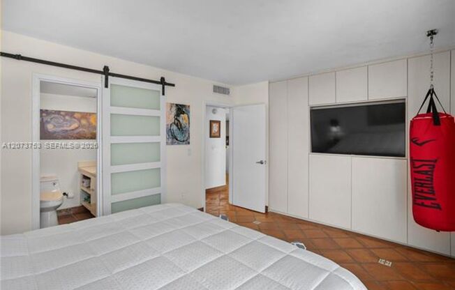 2 beds, 2 baths, $3,000, Unit # 1204