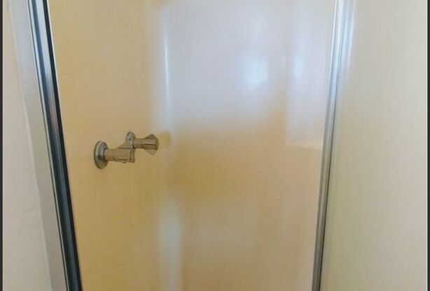 Studio, 1 bath, 300 sqft, $695, Unit 48