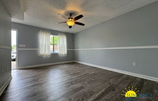 Adorable 2 Bedroom Home Centrally Located in FWB!