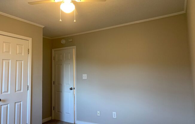 3 beds, 1 bath, $1,390