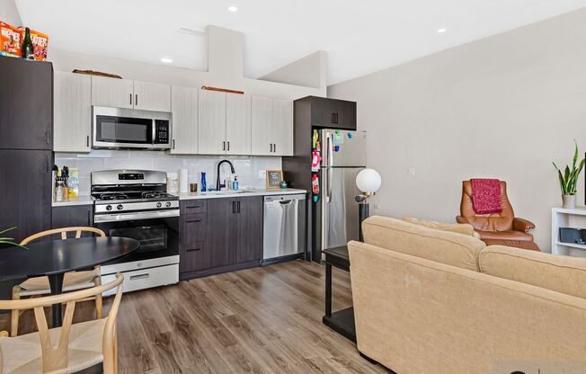 1 bed, 1 bath, 802 sqft, $2,195, Unit 205