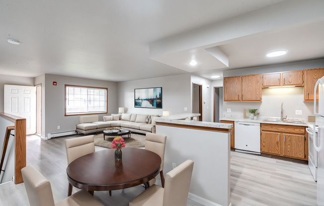 2 beds, 2 baths, 900 sqft, $1,499, Unit L202