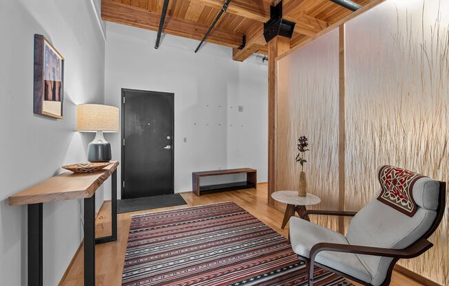 Gorgeous One Bedroom Luxury Condo in Ballpark!