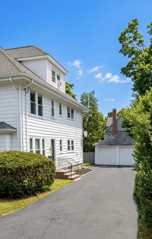 12 HAMMONDSWOOD RD
