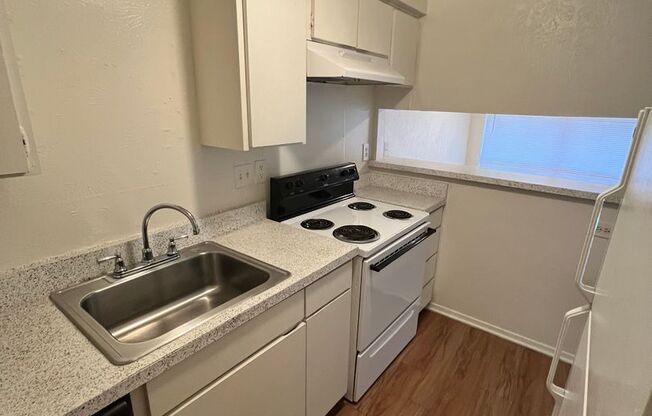 1 bed, 1 bath, 570 sqft, $1,135, Unit OPA-249