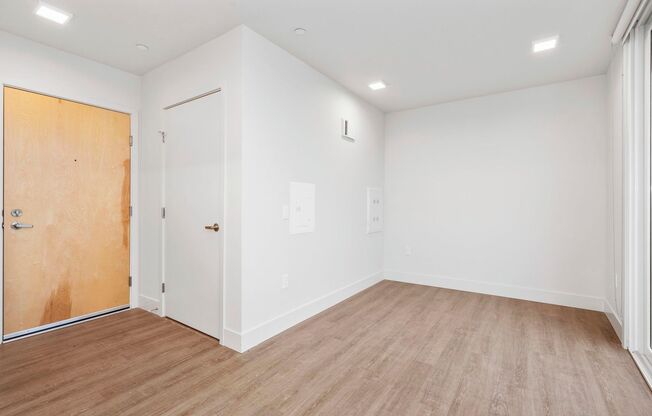 Studio, 1 bath, 224 sqft, $895, Unit 102