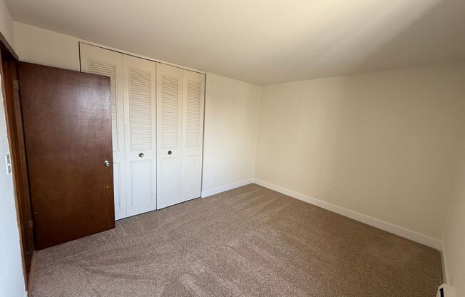 2 beds, 1 bath, 800 sqft, $1,185, Unit 200