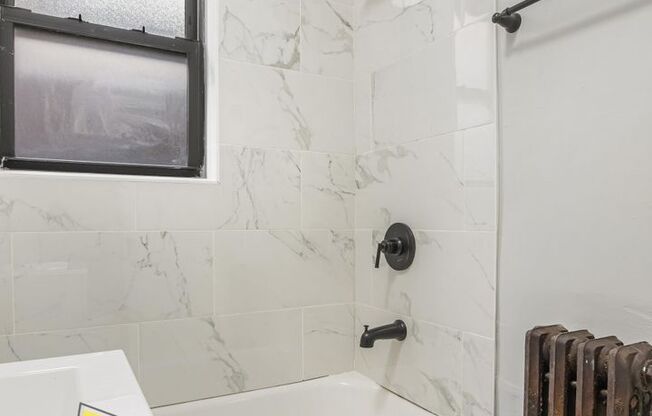 2 beds, 1 bath, $1,600, Unit 5250-2E
