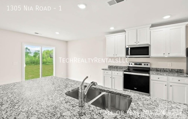 1305 NIA RD