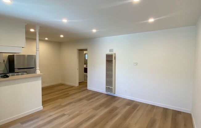833 Duarte Rd.