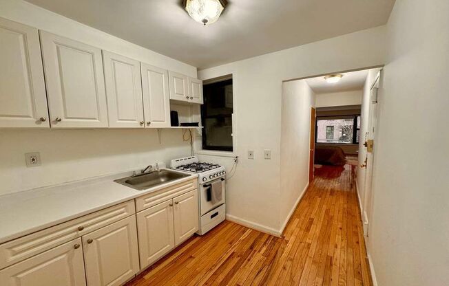 444 E 87 ST