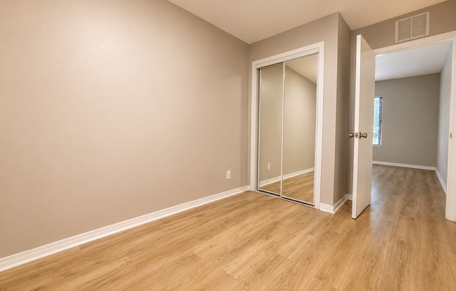 2 beds, 1 bath, 700 sqft, $2,095, Unit 102