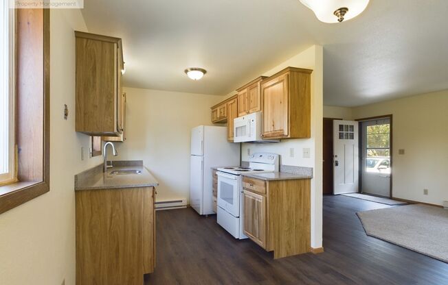 2 beds, 1 bath, $1,650, Unit UNIT A