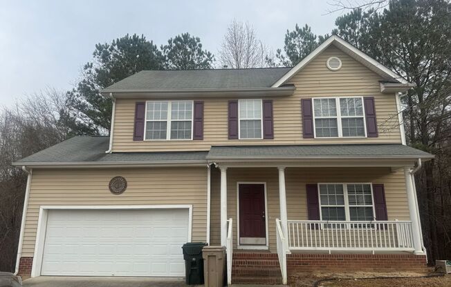 Fantastic 4br/2.5ba home, Conv to 40, excellent location, Available Now!