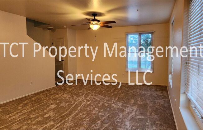 Beautiful 3 Bedroom Townhome Gated Gilbert Community!