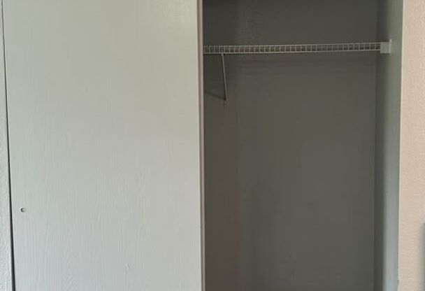2 beds, 1 bath, 850 sqft, $1,550, Unit 1107 L7