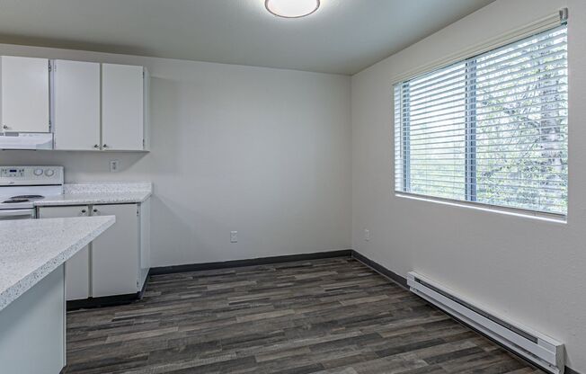 2 beds, 1 bath, 980 sqft, $1,525, Unit C65