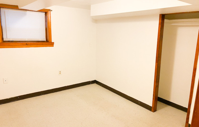 3934 N CHRISTIANA AVE